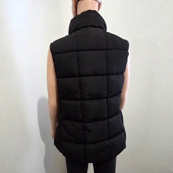 EUC Tommy Hilfiger Black Puffer Vest - Picture 3 of 9